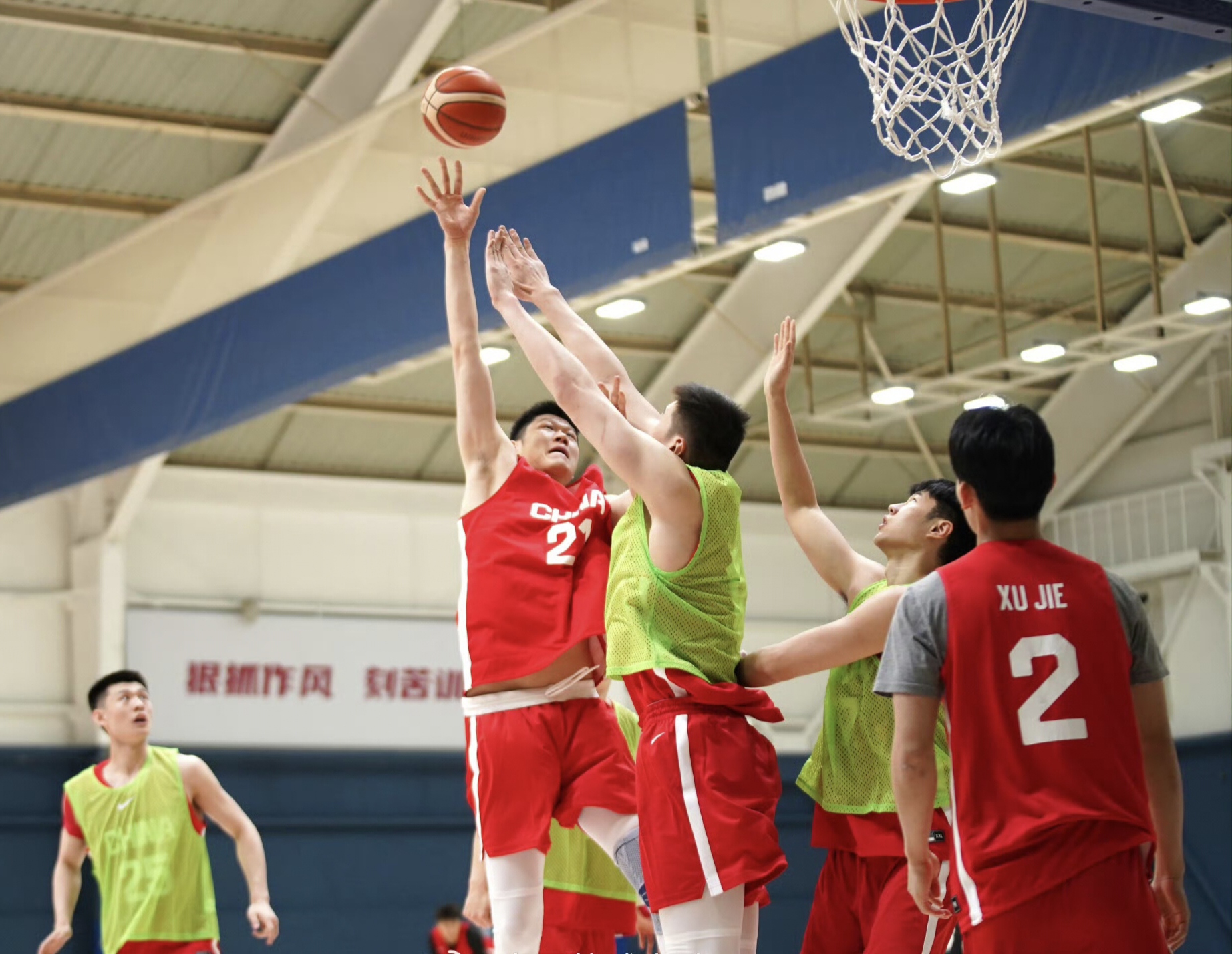 训练课后体能课后,上海申花手感冰凉备战CBA季后赛,信心回归,赛程密集仍需轮换的简单介绍 训练课后体能课后,上海申花手感冰凉备战CBA季后赛,信心回归,赛程密集仍需轮换的简单介绍