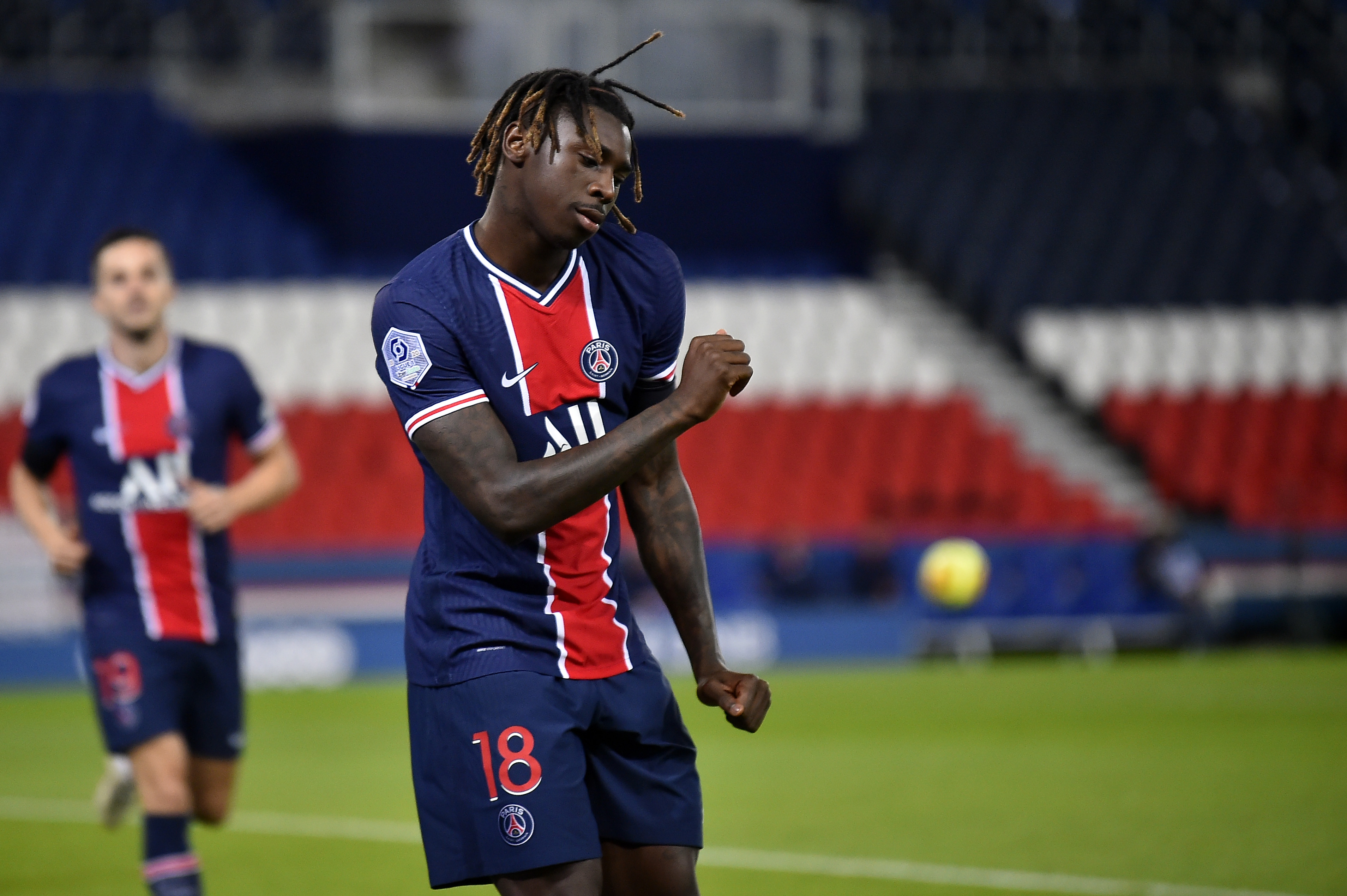 包含浙江稠州训练开放日，赛后伤情更新引欢呼，法甲在即，训练强度明显提升的词条