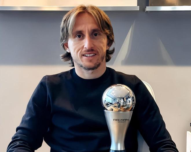 包含里程碑夜广州队强势反弹，法甲今晚刷纪录，气氛紧张，赛程密集仍需轮换的词条